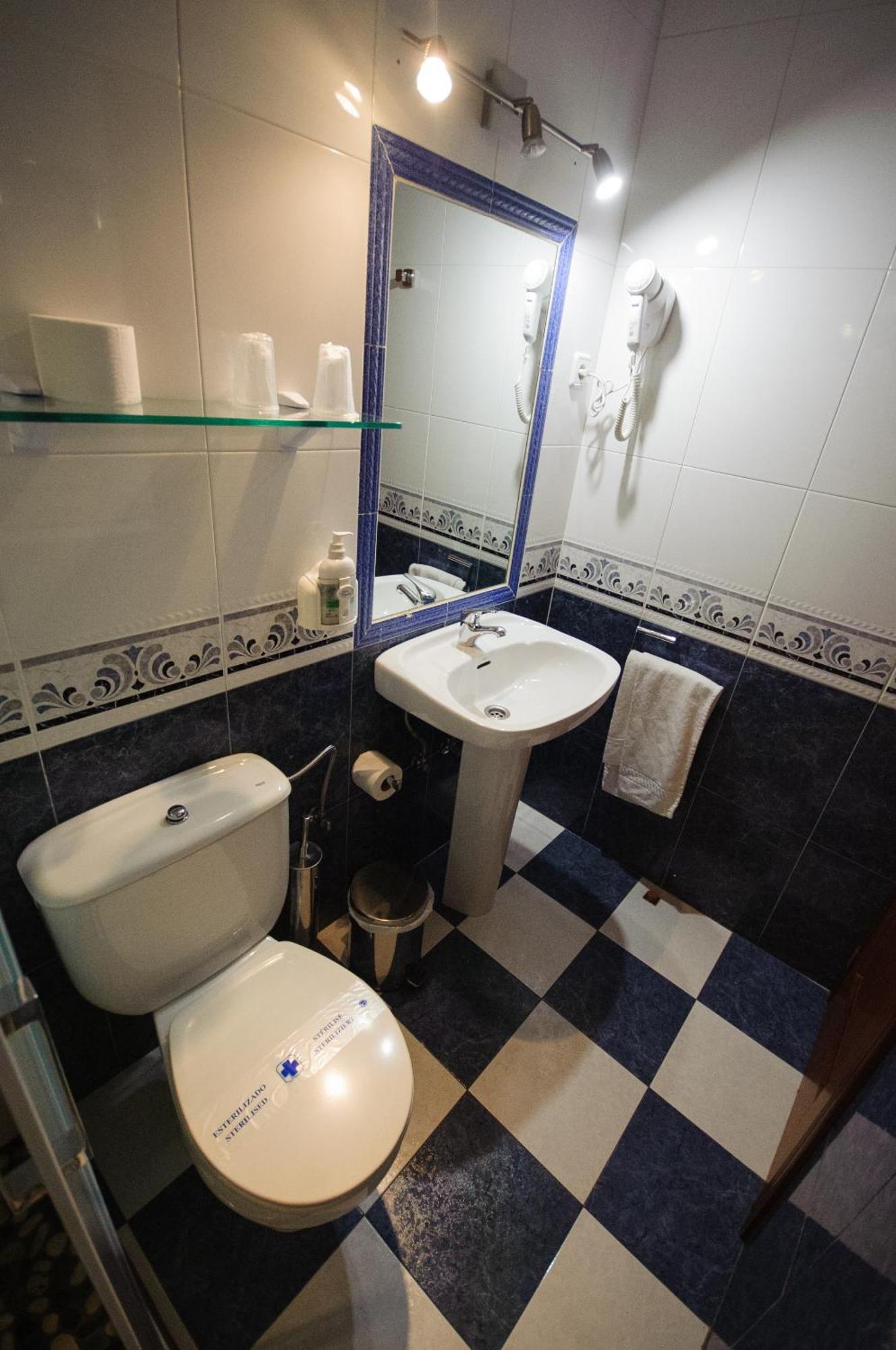Hostal Restaurante La Trucha Бенавенте Номер фото