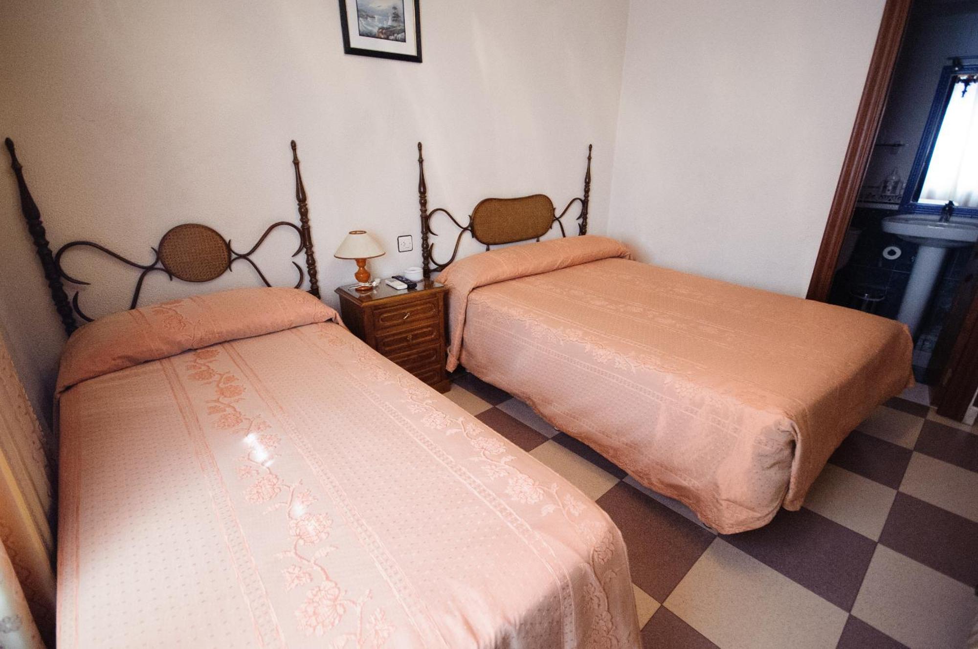 Hostal Restaurante La Trucha Бенавенте Номер фото