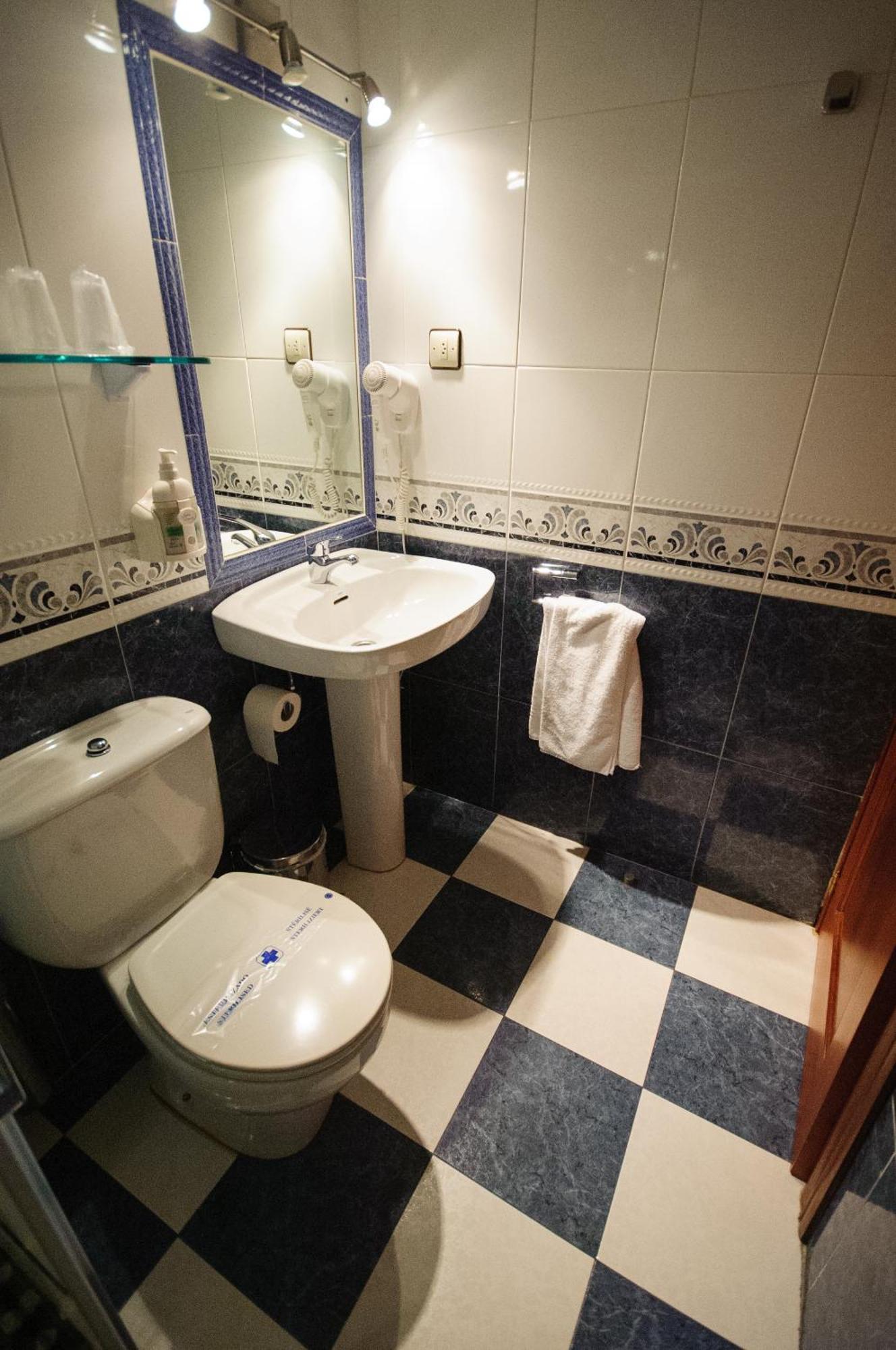 Hostal Restaurante La Trucha Бенавенте Номер фото