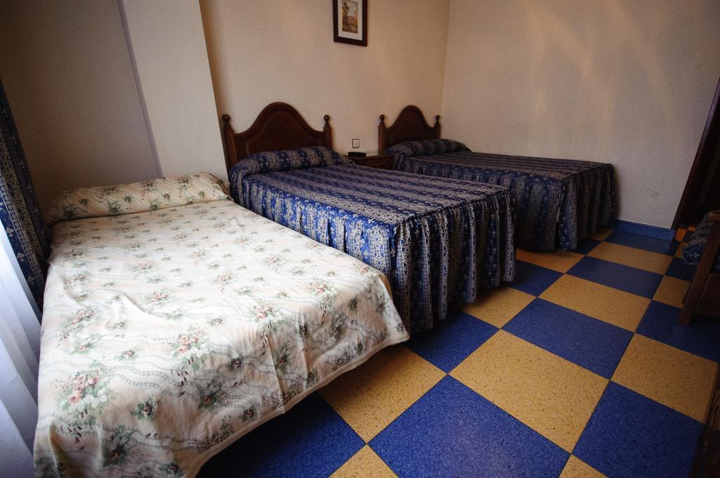 Hostal Restaurante La Trucha Бенавенте Экстерьер фото