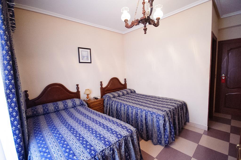 Hostal Restaurante La Trucha Бенавенте Экстерьер фото