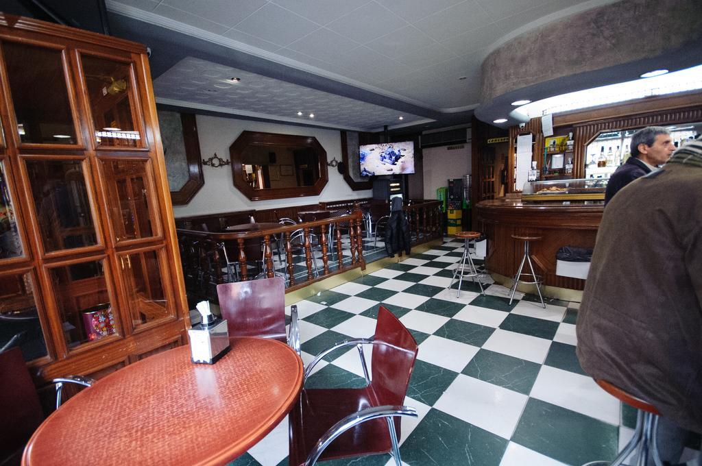Hostal Restaurante La Trucha Бенавенте Экстерьер фото