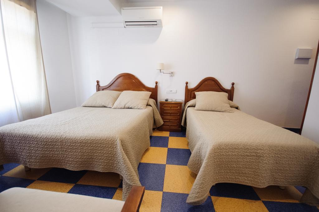 Hostal Restaurante La Trucha Бенавенте Номер фото