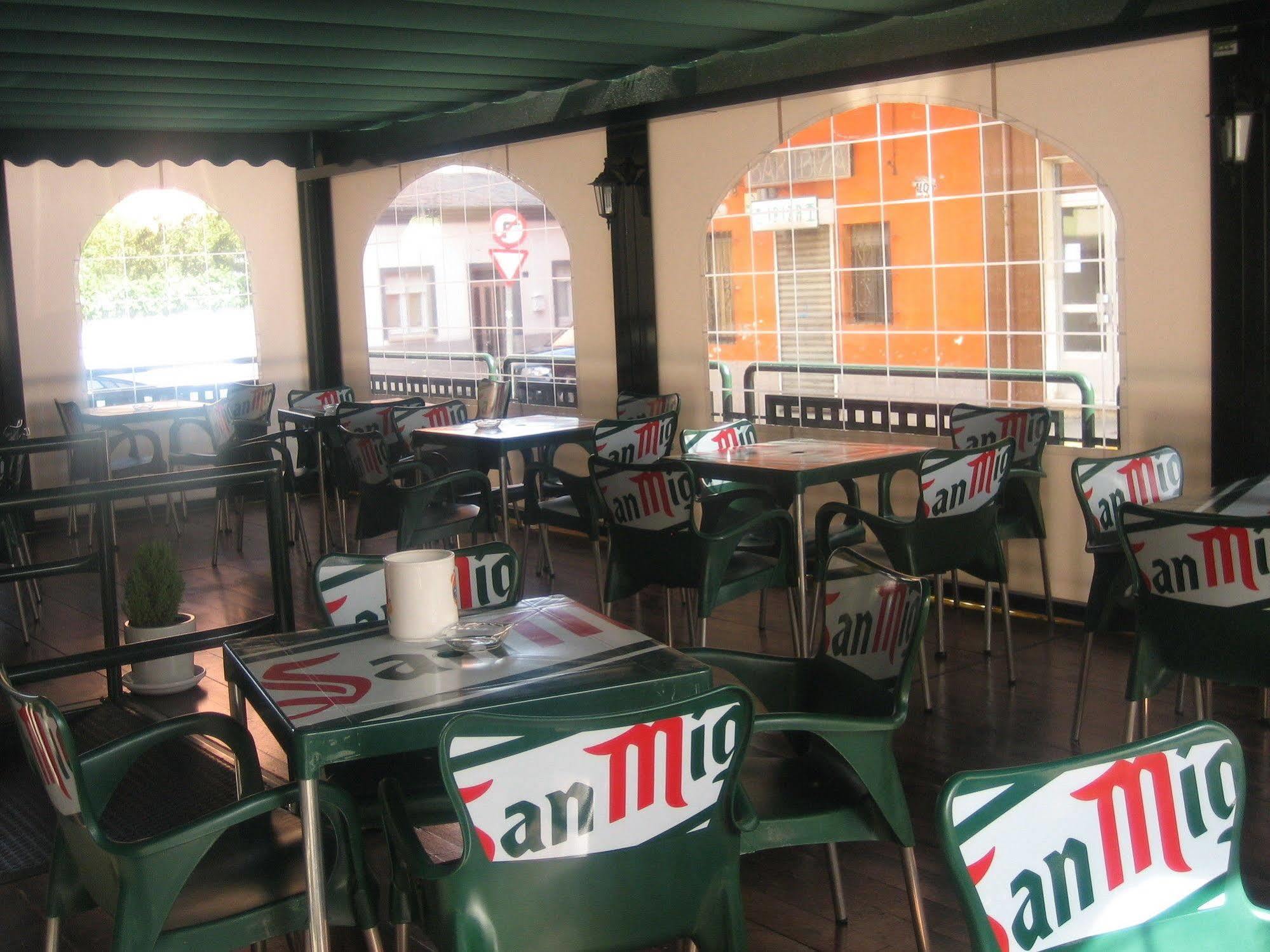 Hostal Restaurante La Trucha Бенавенте Экстерьер фото